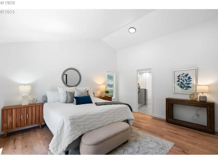 2 Falstaff St, Lake Oswego, OR 97035 - #3