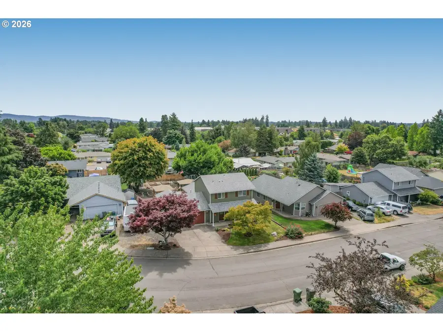 1233 SW Fir Ct, Dundee, OR 97115 - #3
