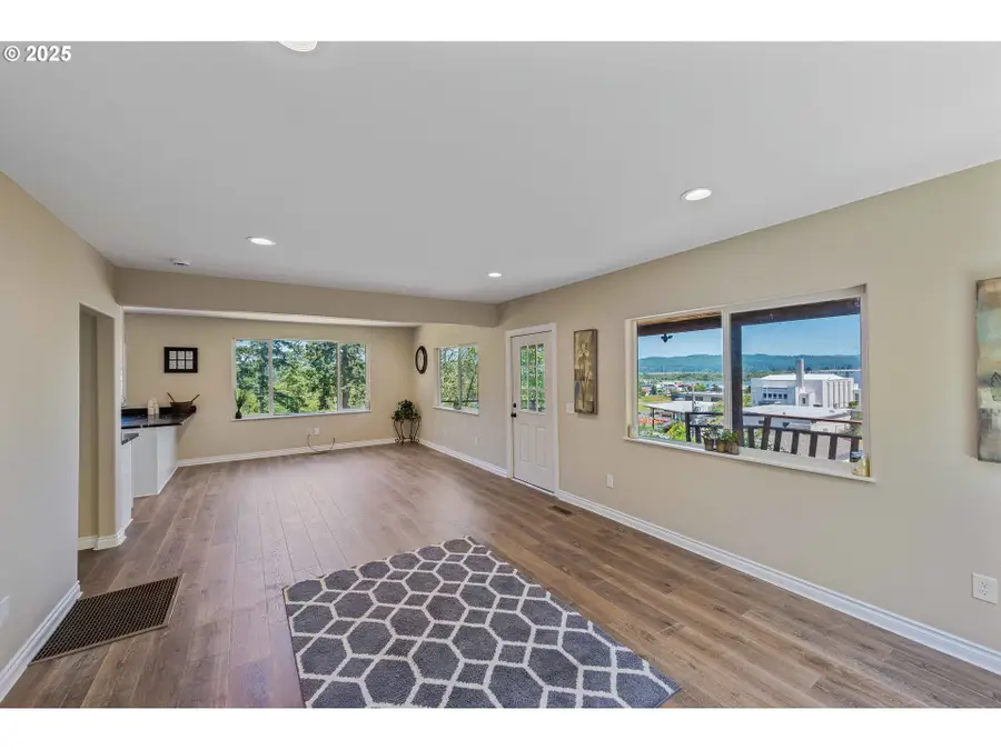 831 S 11th St, Coos Bay, OR 97420 - Image #3