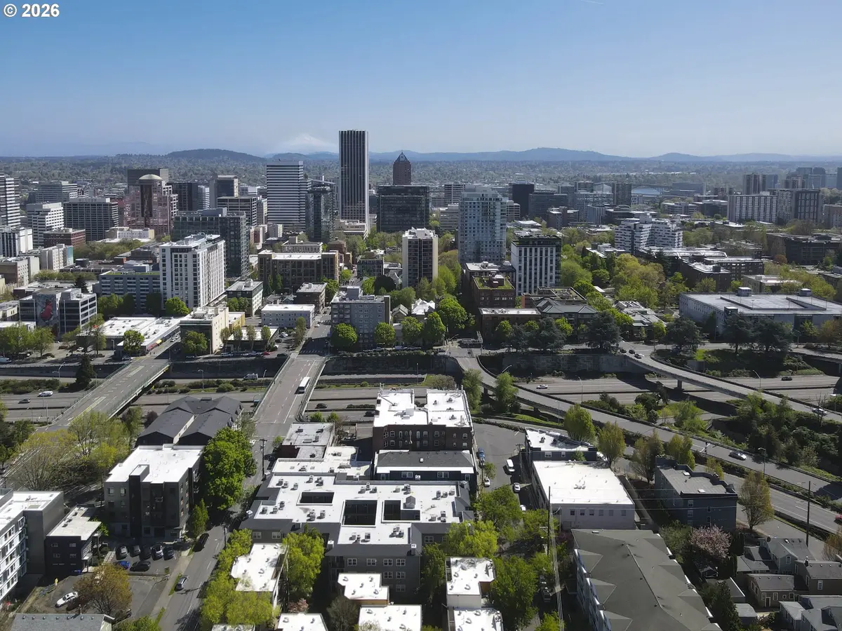 1535 SW Clay St #304, Portland, OR 97201 - Image #1