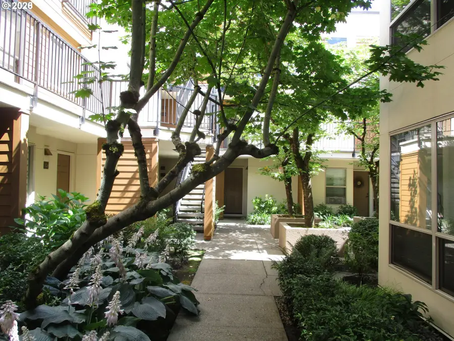 1535 SW Clay St #304, Portland, OR 97201 - Image #2