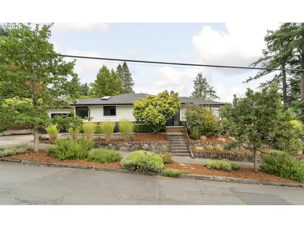 7033 SE Stark St, Portland, OR 97215