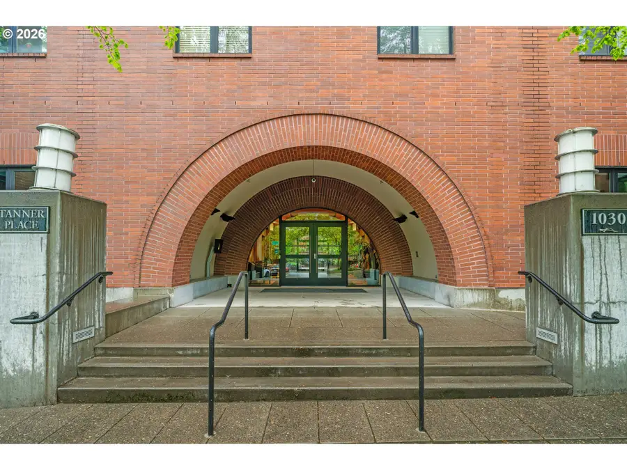 1030 NW Johnson St #201, Portland, OR 97209 - #2