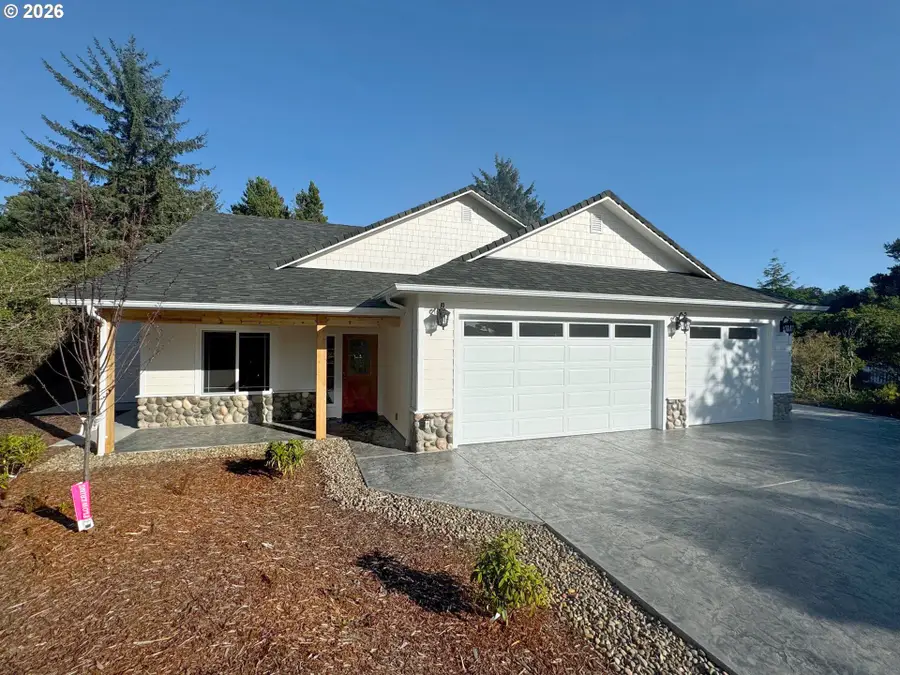 133 Shoreline Dr, Florence, OR 97439 - Image #3