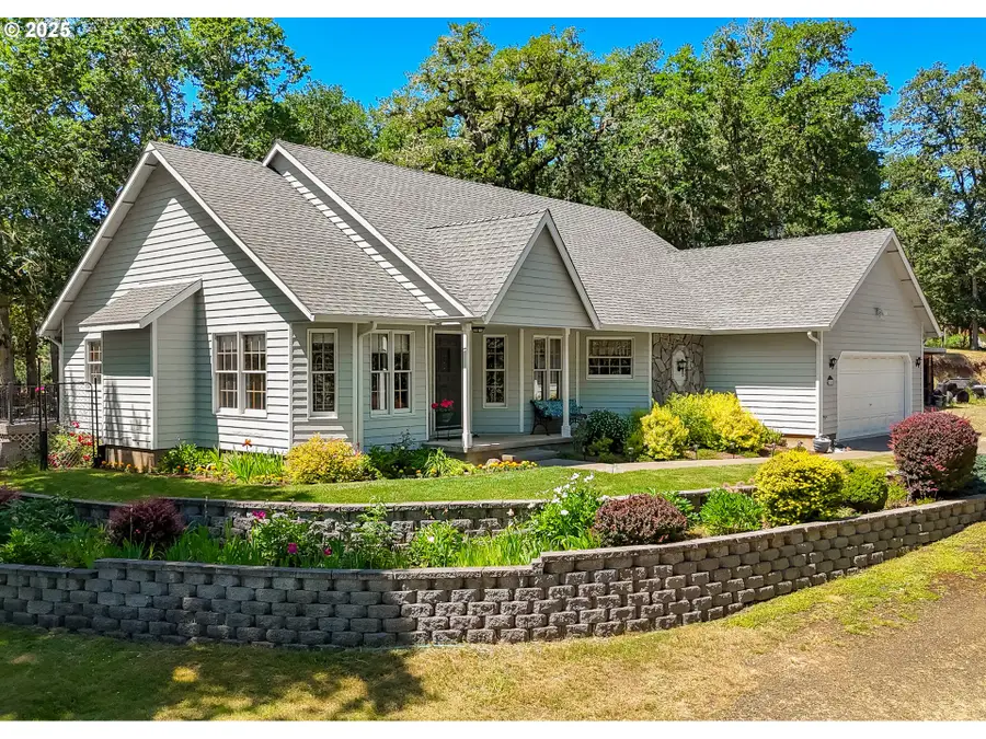 7654 North Bank Rd, Roseburg, OR 97470 - Image #2