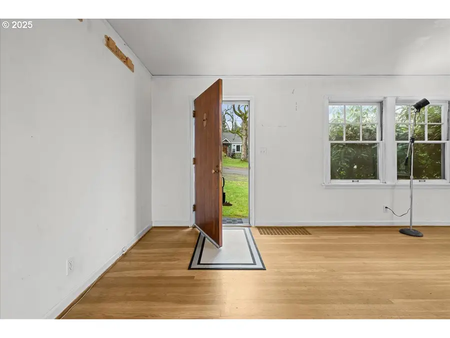 4729 SW 31st Dr, Portland, OR 97239 - Image #3