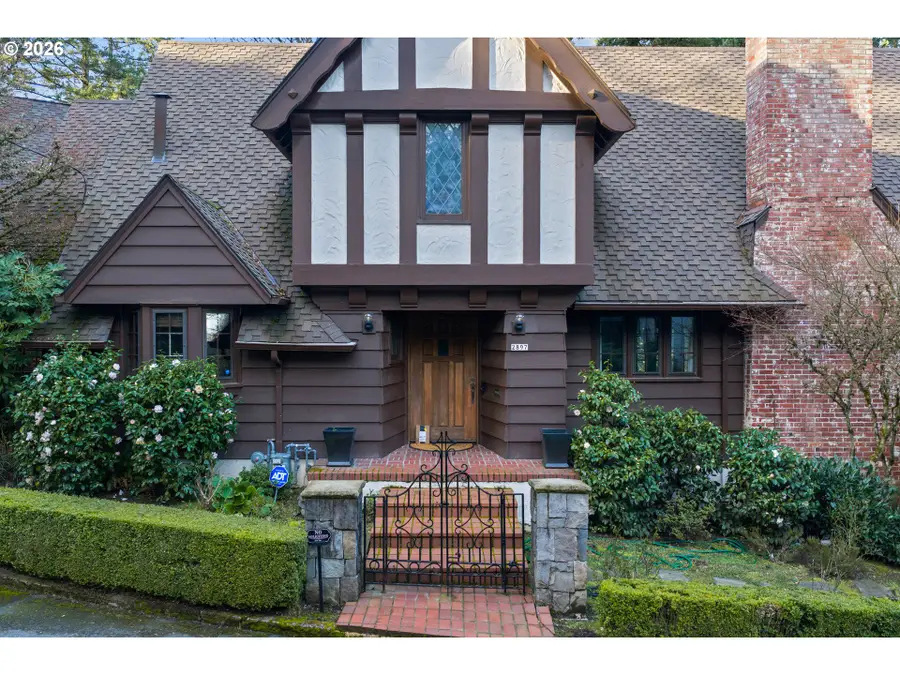 2897 SW Rutland Ter, Portland, OR 97205 - #3