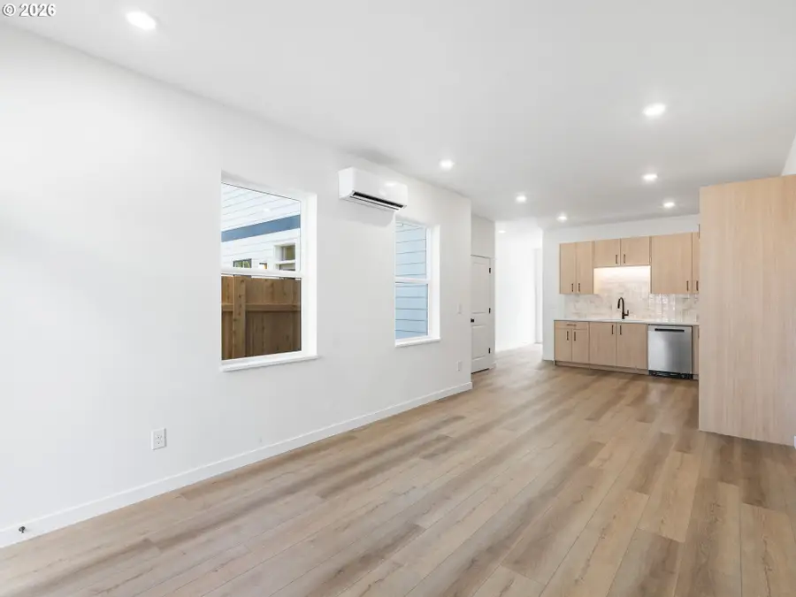 3855 N Willis Blvd #6, Portland, OR 97217 - Image #2