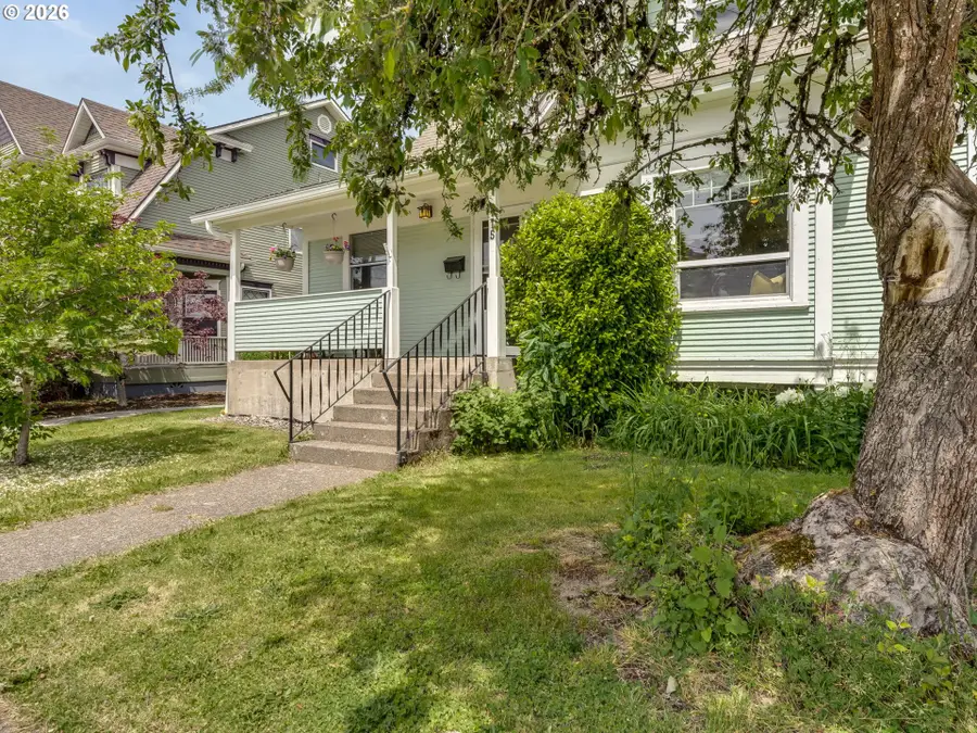 715 NE 5th St, McMinnville, OR 97128 - #2