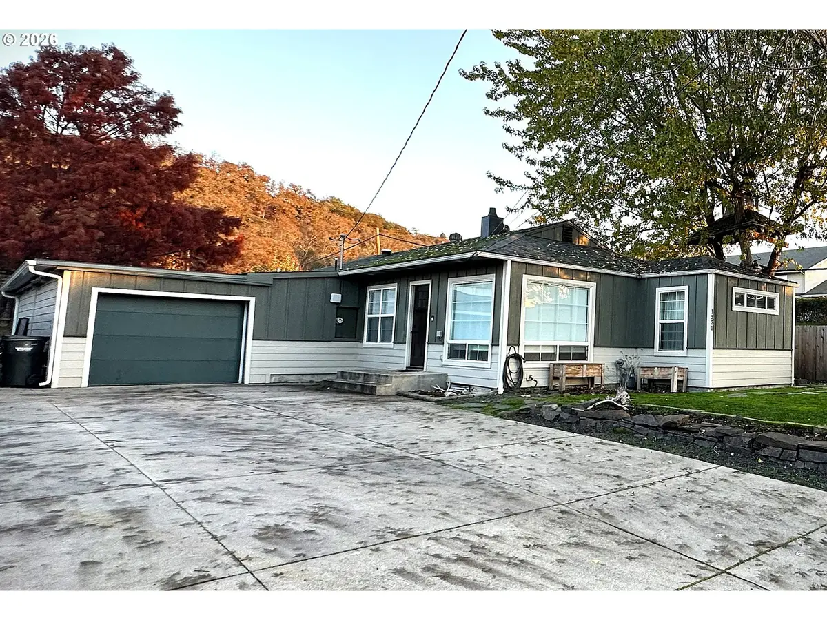 1521 NE Morris St, Roseburg, OR 97470 - #1