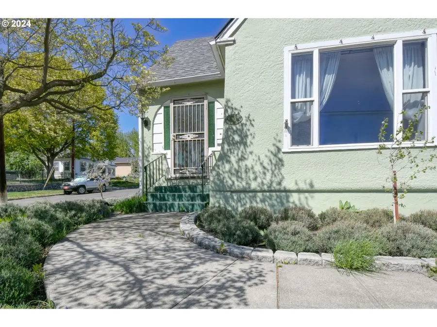 215 NW Despain Ave, Pendleton, OR 97801 - #3
