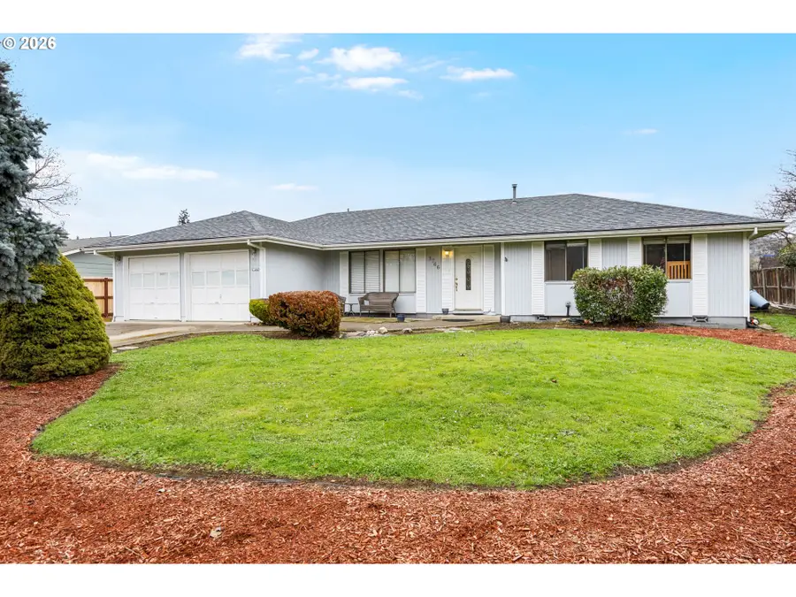 1766 NW Beaumont Ave, Roseburg, OR 97471 - #2
