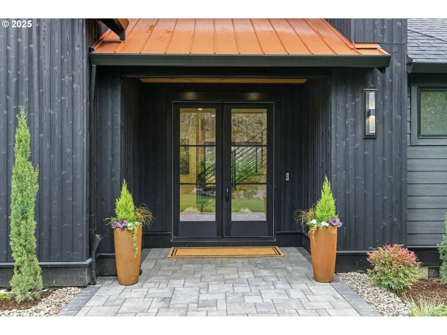 14100 Knaus Rd, Lake Oswego, OR 97034 - Image #2