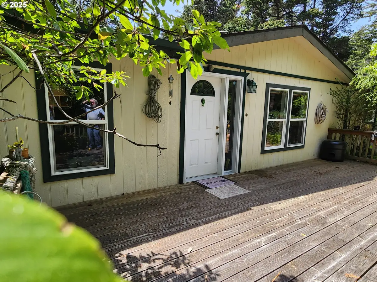1634 Idaho St, Port Orford, OR 97465 - Image #1