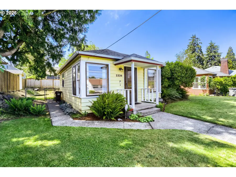 2226 N Sumner St, Portland, OR 97217 - #2