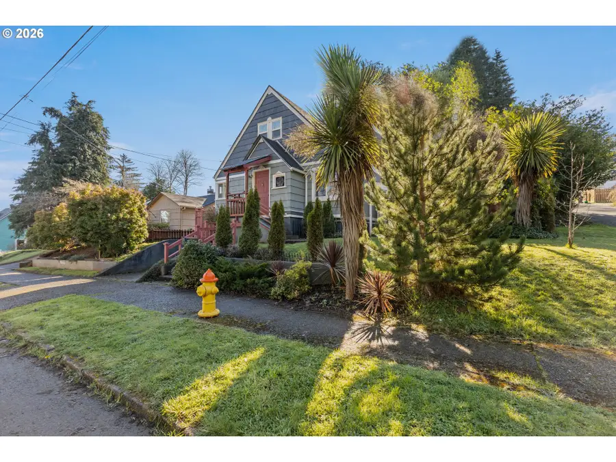 1189 Elrod Ave, Coos Bay, OR 97420 - Image #2