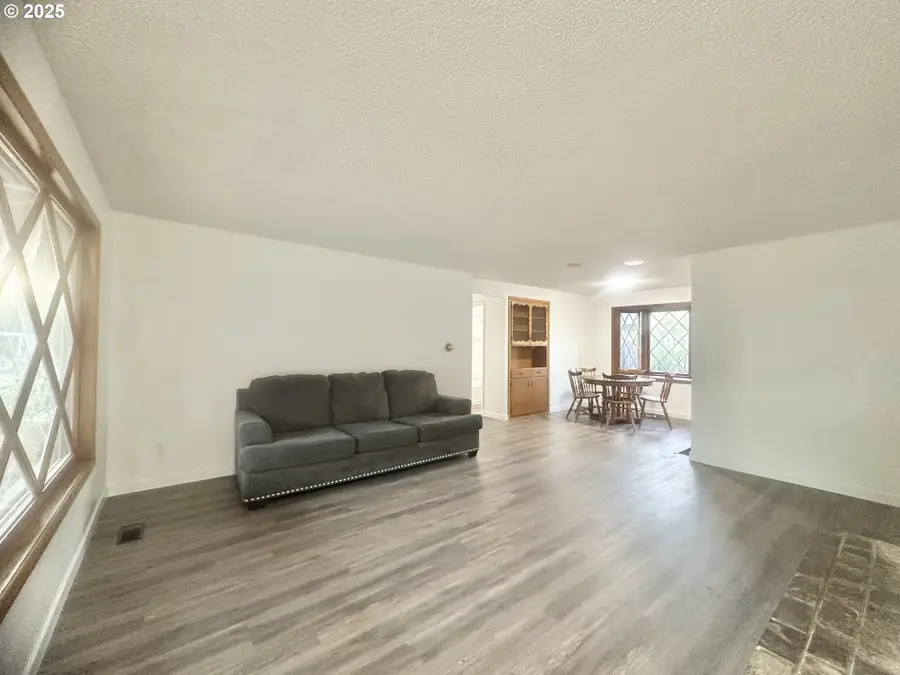 18505 SE Clinton St, Gresham, OR 97030 - Image #3