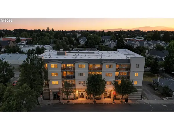 318 NE Roberts Ave #204, Gresham, OR 97030