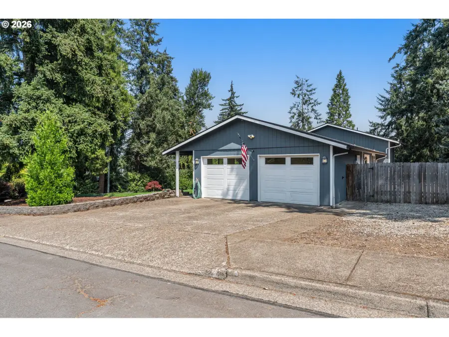 305 S 68th Pl, Springfield, OR 97478 - #3