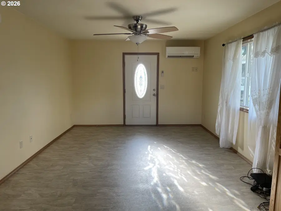 617 SW Monroe St, Sheridan, OR 97378 - Image #3