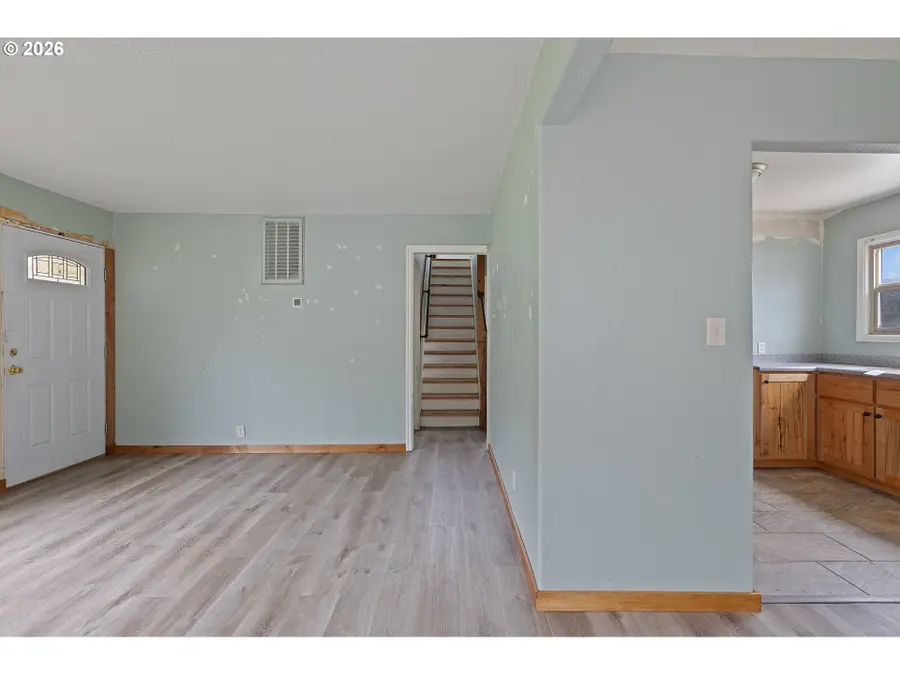 1710 SE Main St, Roseburg, OR 97470 - Image #3