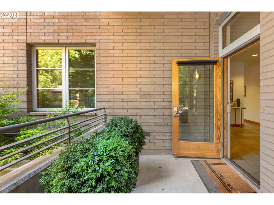 1120 NW Northrup St #102, Portland, OR 97209 - #2