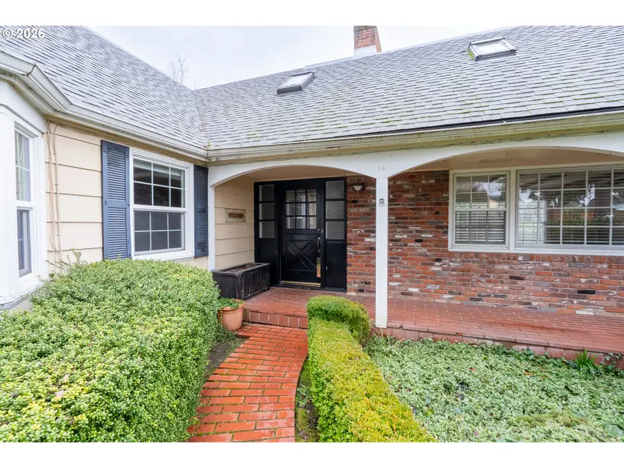 825 Filbert Ave, Eugene, OR 97404 - #2