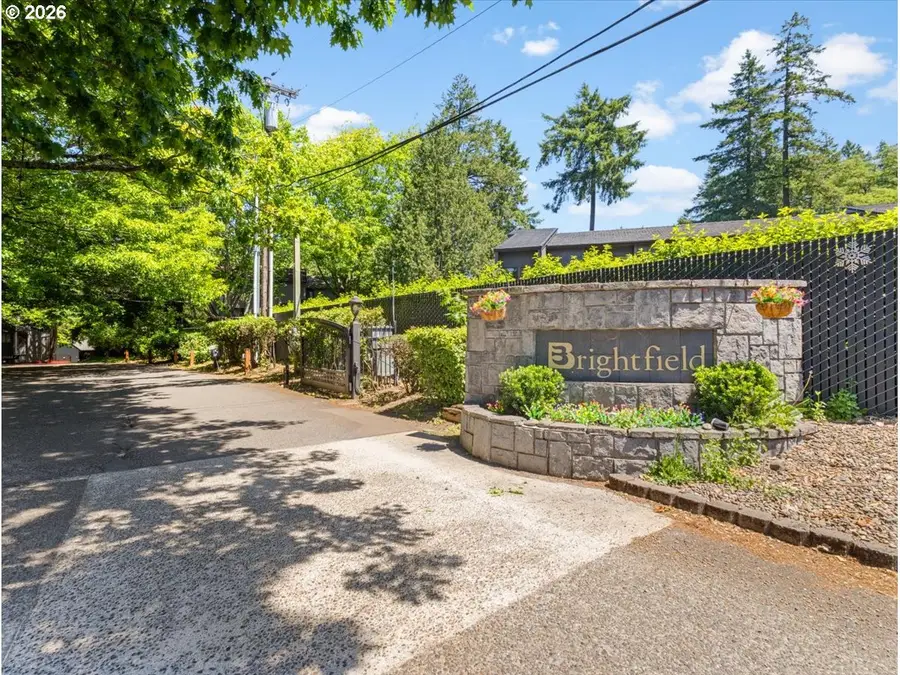 8512 SW Brightfield Cir, Tigard, OR 97223 - Image #2