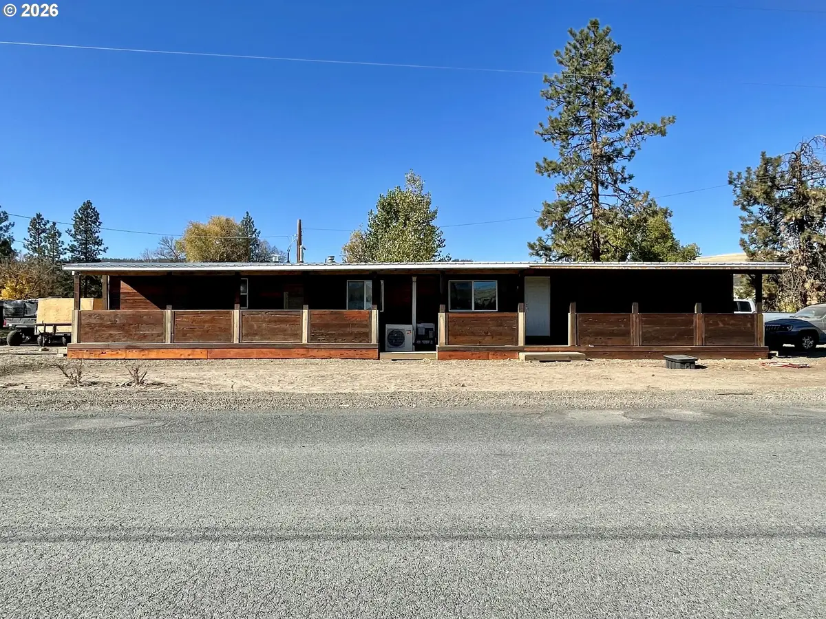 330 S 17th Ave, Elgin, OR 97827 - #1