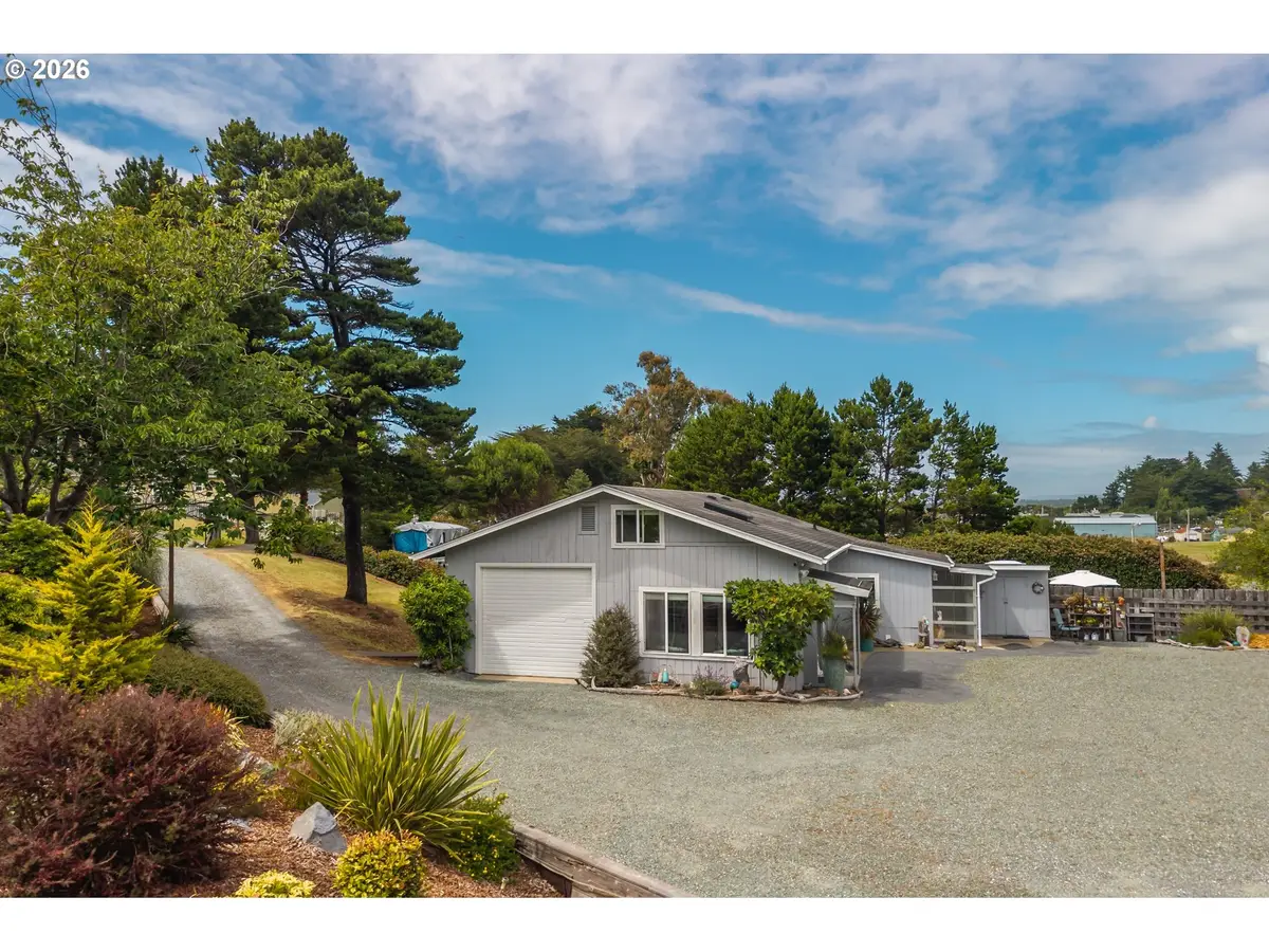 875 Elmira Ave, Bandon, OR 97411 - #1
