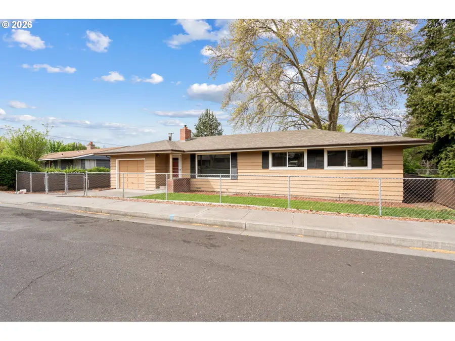 801 SW 37th St, Pendleton, OR 97801 - #3