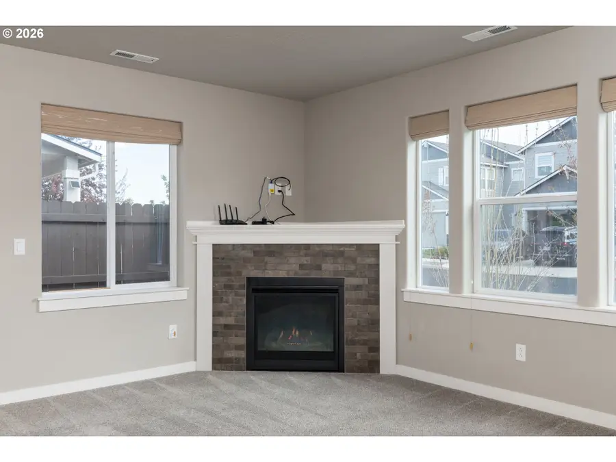 2557 NW Spruce Pl, Redmond, OR 97756 - #3