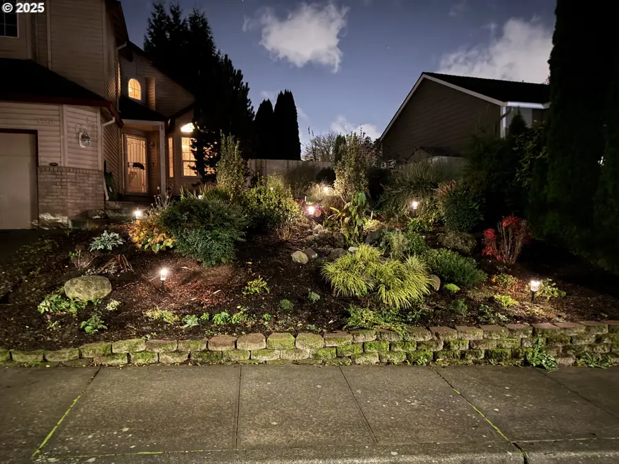 1351 NE Greenway Dr, Gresham, OR 97030 - Image #2