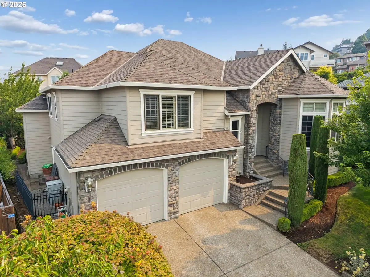 9506 SE Hunters Bluff Ave, Northwest Clackamas, OR 97086 - #1