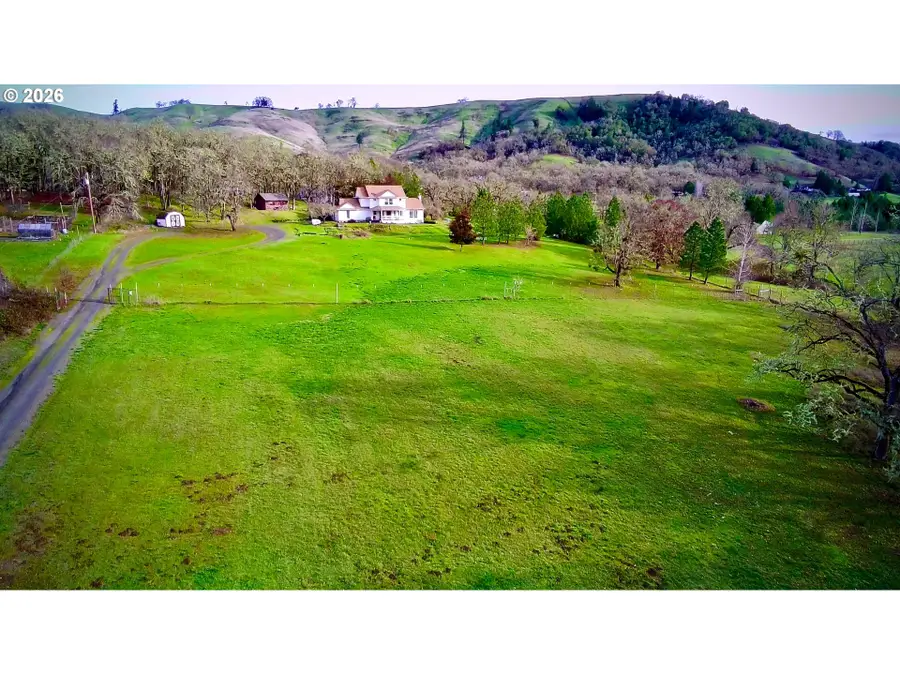 1495 Echo Dr, Roseburg, OR 97470 - #2