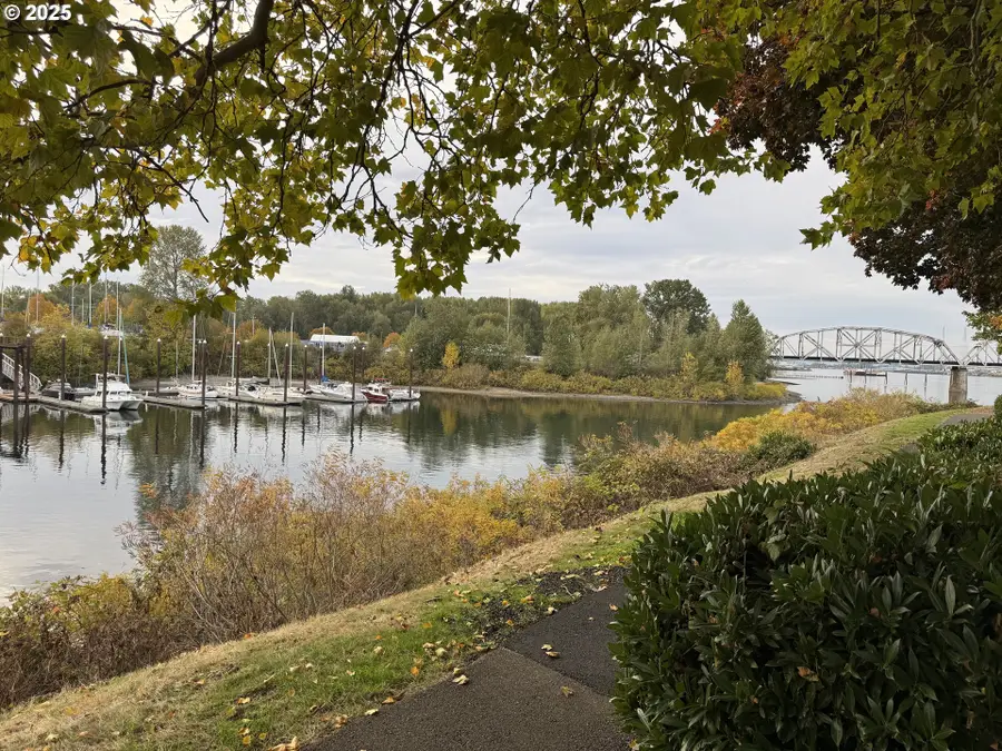 2386 N Menzies Ct, Portland, OR 97217 - Image #2