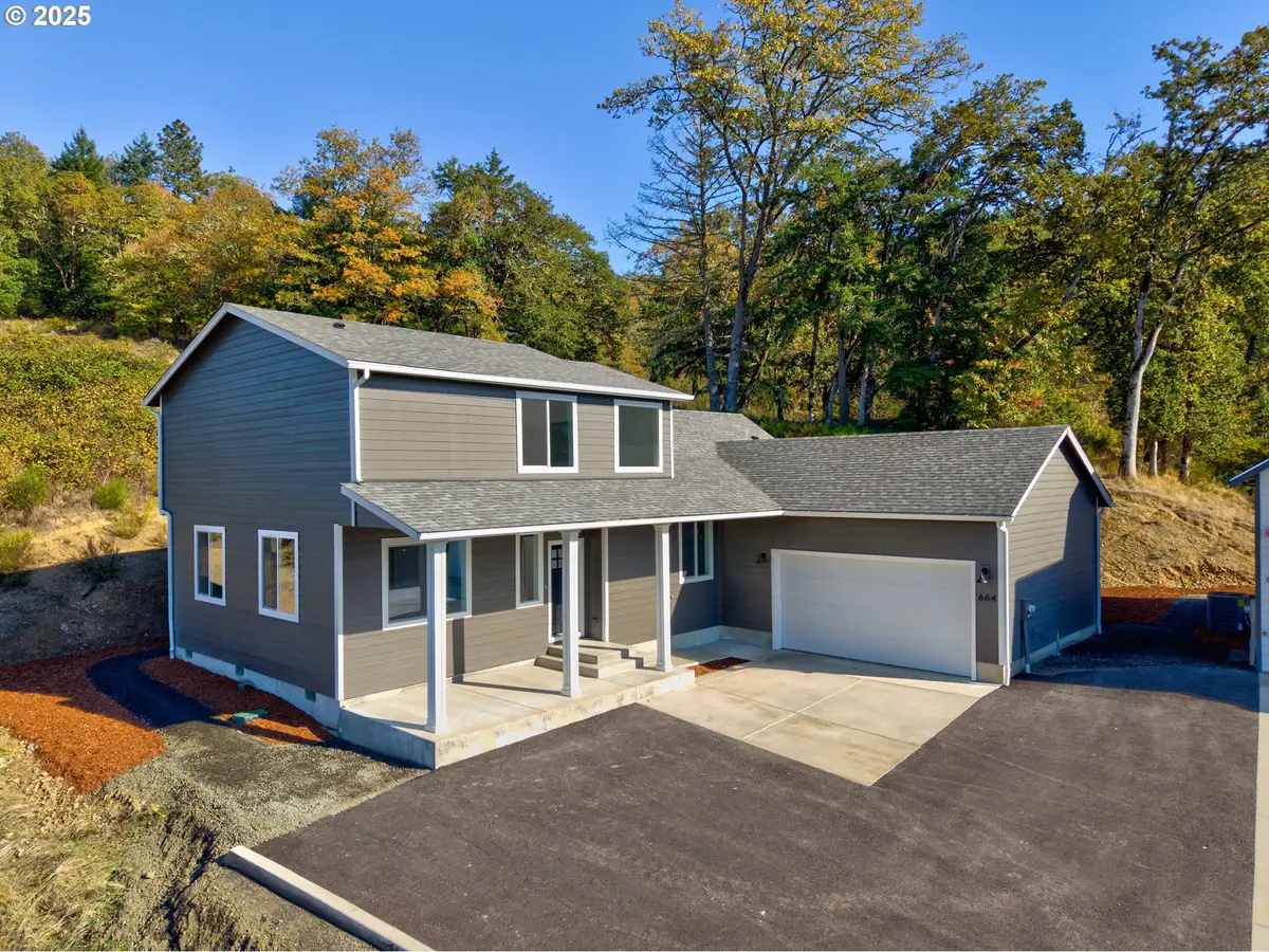 664 Brooks Loop, Sutherlin, OR 97479 - Image #1