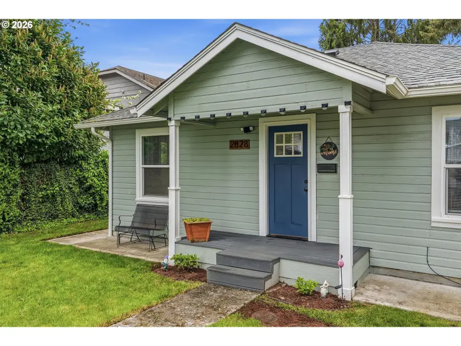 2828 Fir St, Longview, WA 98632 - #2