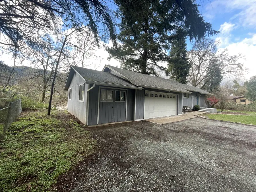 639 N Old Pacific Hwy, Tri City, OR 97457 - #2