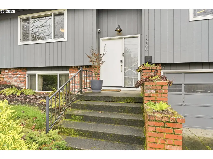 1330 SW Hume St, Portland, OR 97219 - #2