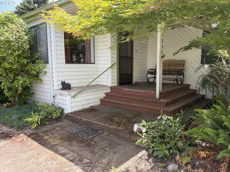 3083 Stapp Dr, Eugene, OR 97408 - #2