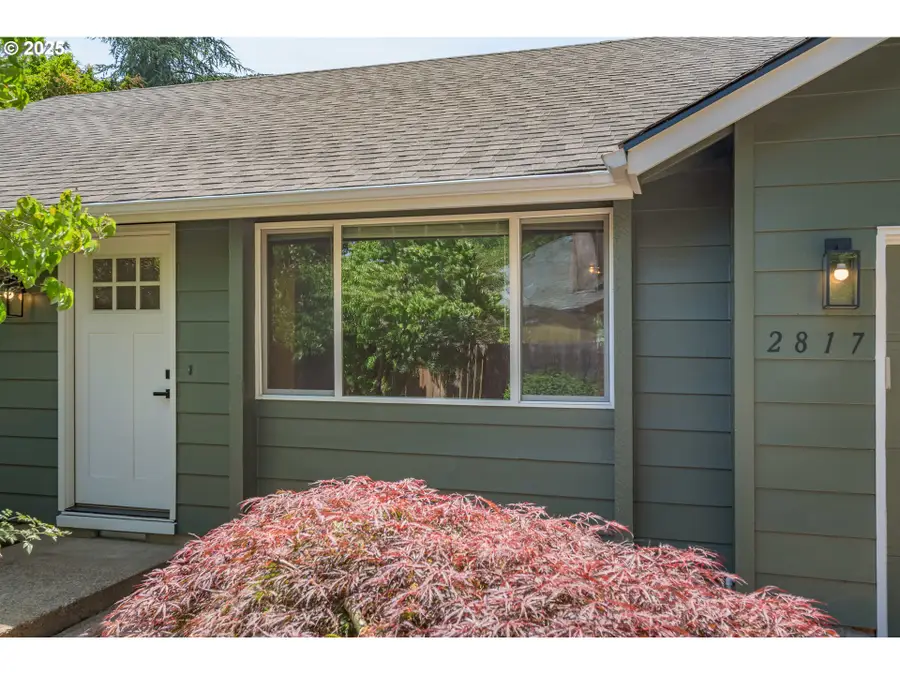 2817 Applewood Ln, Eugene, OR 97408 - #3