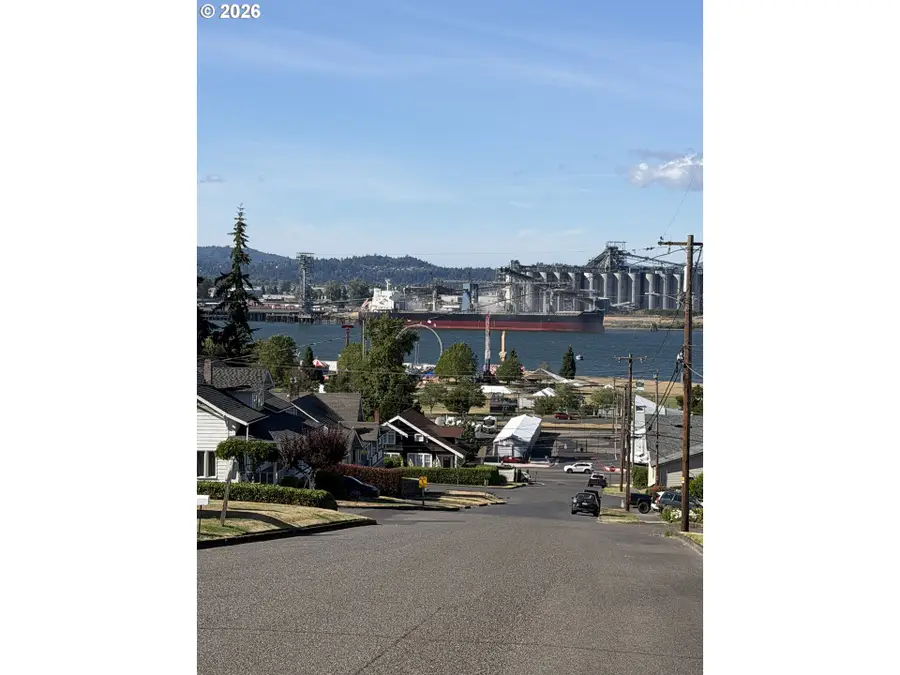 417 W E St, Rainier, OR 97048 - #3