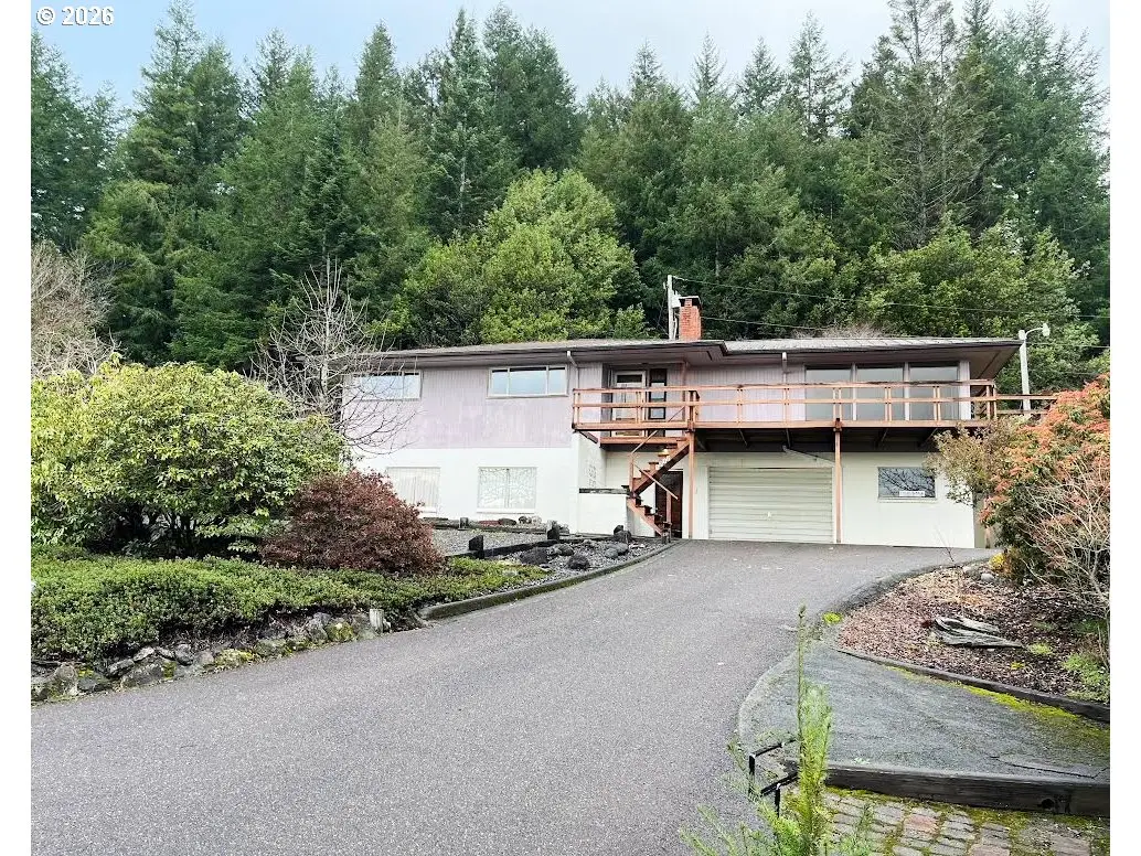 1212 Private Dr, Coquille, OR 97423 - Image #1