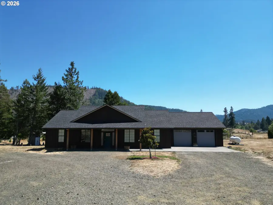 2950 Tenmile Valley Rd, Tenmile, OR 97481 - #2