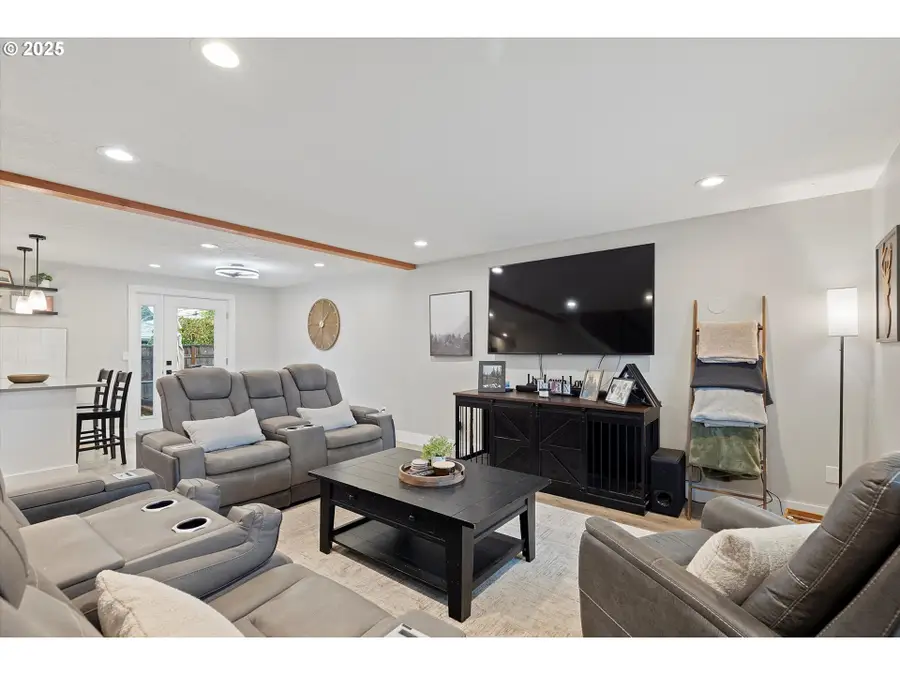 1903 E Orchard Dr, Newberg, OR 97132 - Image #2