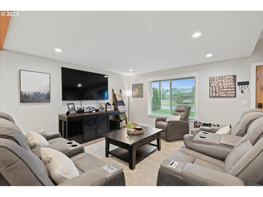 1903 E Orchard Dr, Newberg, OR 97132 - Image #3