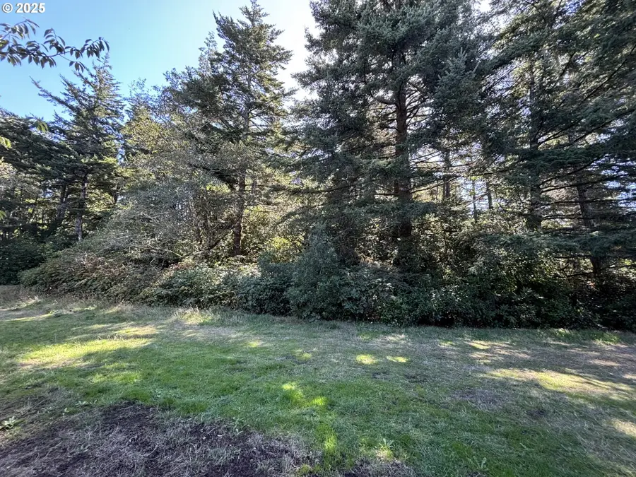 15th And Spruce, Florence, OR 97439 - Image #2