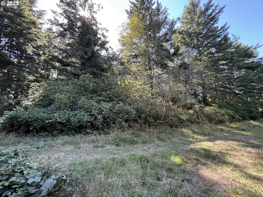 15th And Spruce, Florence, OR 97439 - Image #3