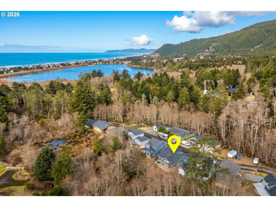 325 N Juniper Ct, Rockaway Beach, OR 97136 - #2